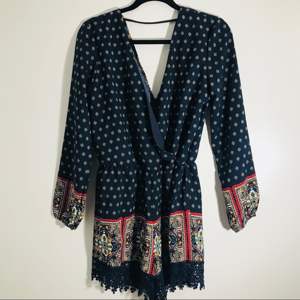 Romeo + Juliet Couture Boho Festival Low Cut Tribal Print Romper Sz M